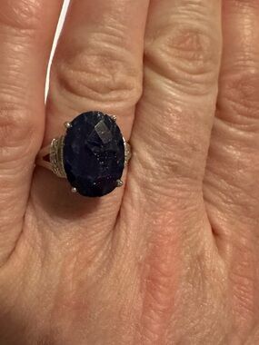 Beautiful silver 925 vintage style Sapphire and white topaz ring.